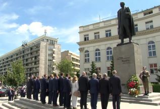 Prezydent i liderzy opozycji złożyli kwiaty pod pomnikiem Wincentego Witosa